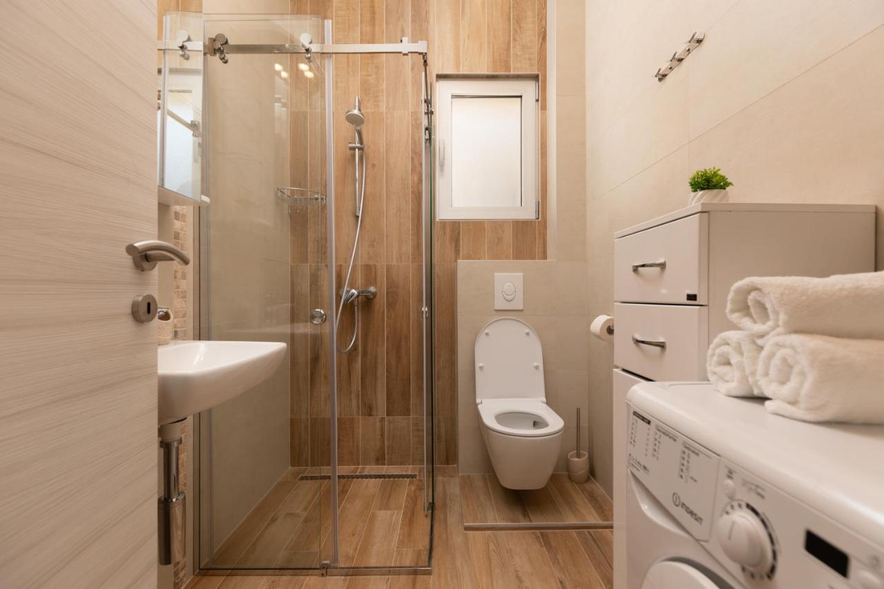 Bonintro Lux Apartment Kotor Eksteriør bilde